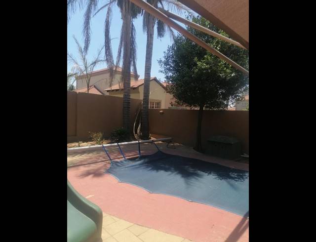 3 BEDROOM TOWNHOUSE FOR SALE IN BRAKPAN NORTH